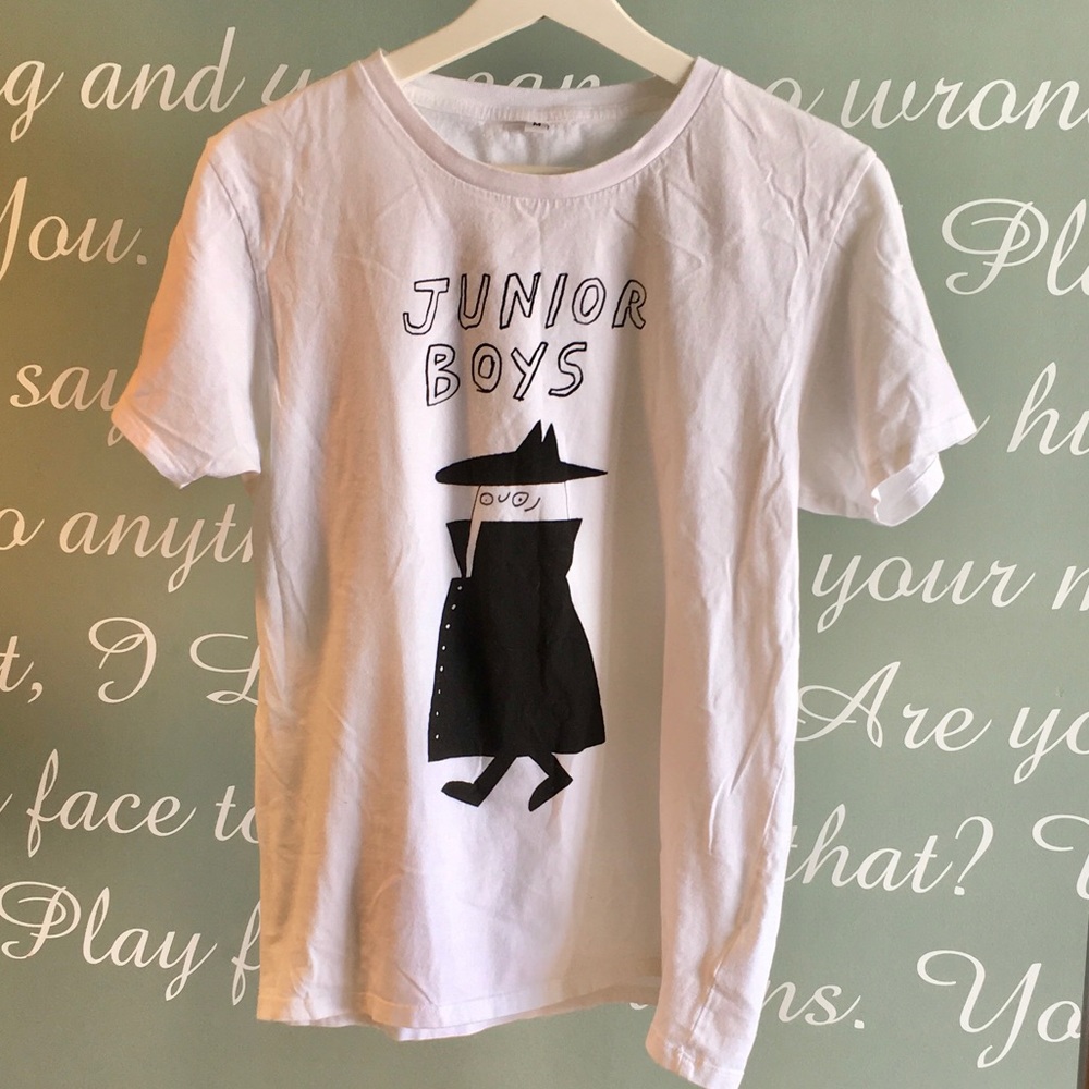 NO JUNIORS GRAPHIC TEE